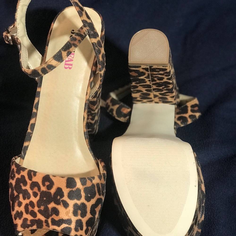 Cool animal print pump! - Picture 2 of 4